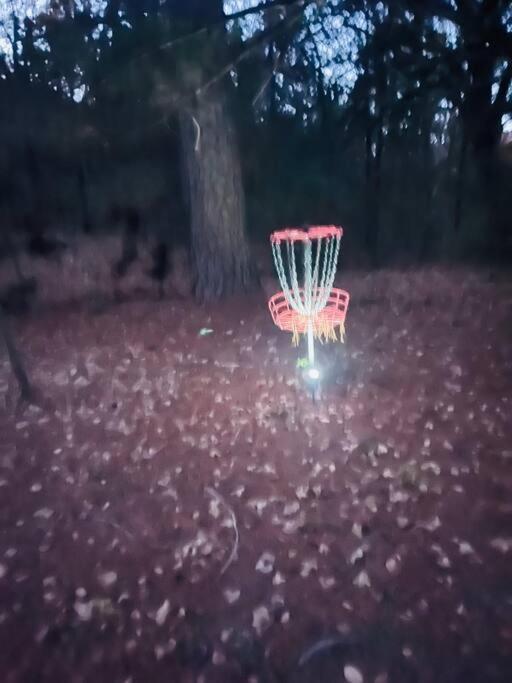 Вилла Bastrop Tiny Disc Golf Retreat Экстерьер фото