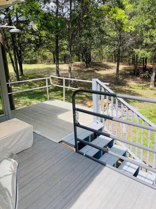 Вилла Bastrop Tiny Disc Golf Retreat Экстерьер фото